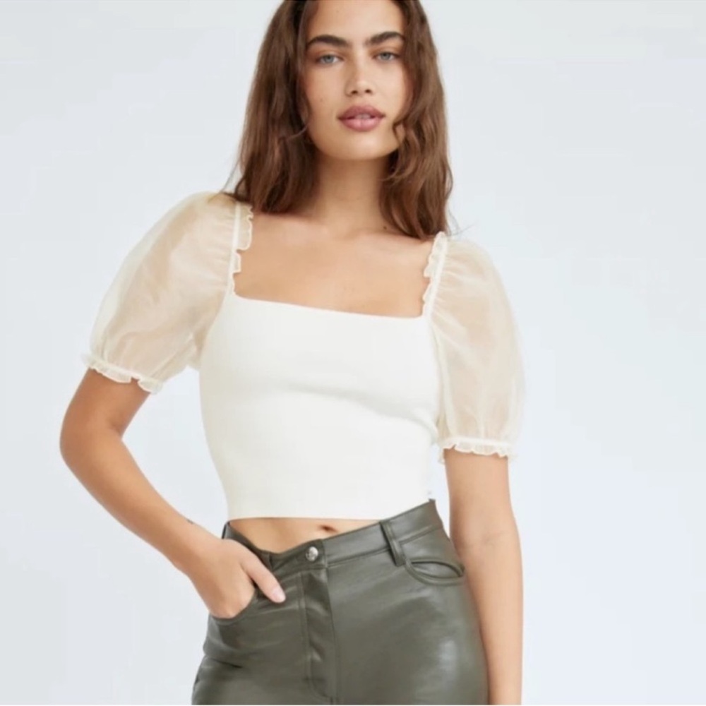 Aritzia Wilfred Sheer Puffy Sleeve Top. Excellent condition. Size XS